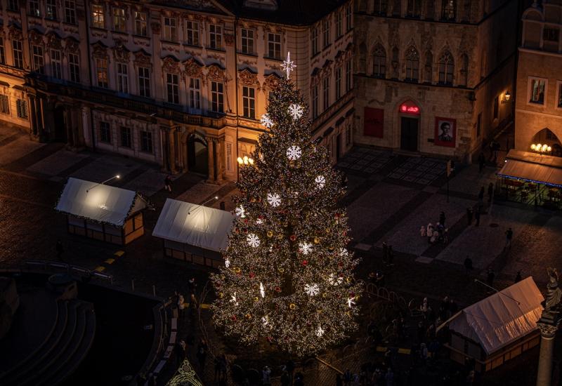 Pripreme za božićne i novogodišnje praznike u sjeni koronavirusa